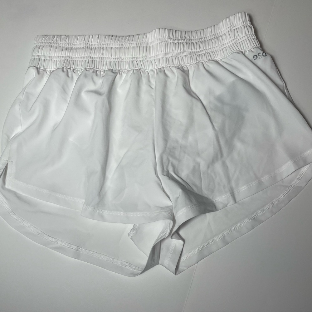 NWT DSG White Women's Shorts - Small